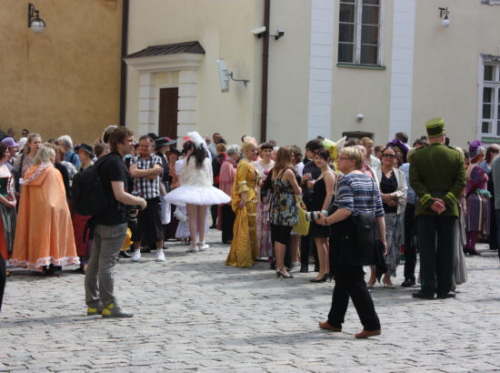 Rahvusooper Estonia Riigikogul külas